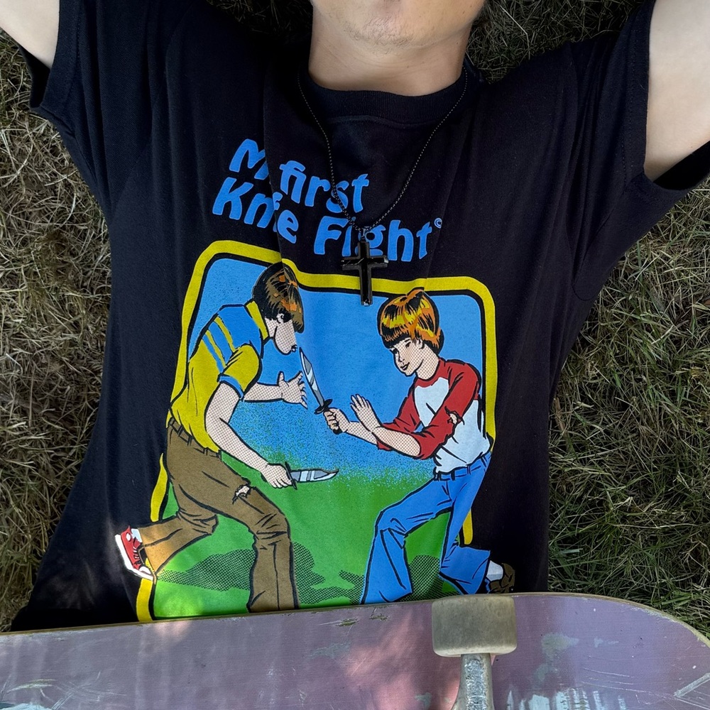 STEVEN RHODES MY FIRST KNIFE FIGHT MEN T SHIRT BOYS HOBBIES & GAMES SCOUT COMICS - Picture 8 of 16